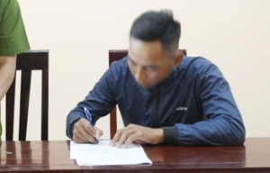 Bị can Phạm Văn Vinh tại cơ quan Công An