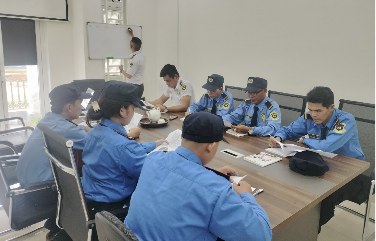 Cán bộ Yuki Seppre 24 họp bàn phương án triển khai cho mục tiêu mới
