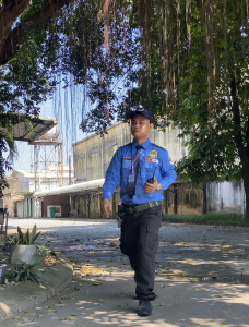 Bảo vệ Yuki Seppre 24 tuần tra nhà xưởng